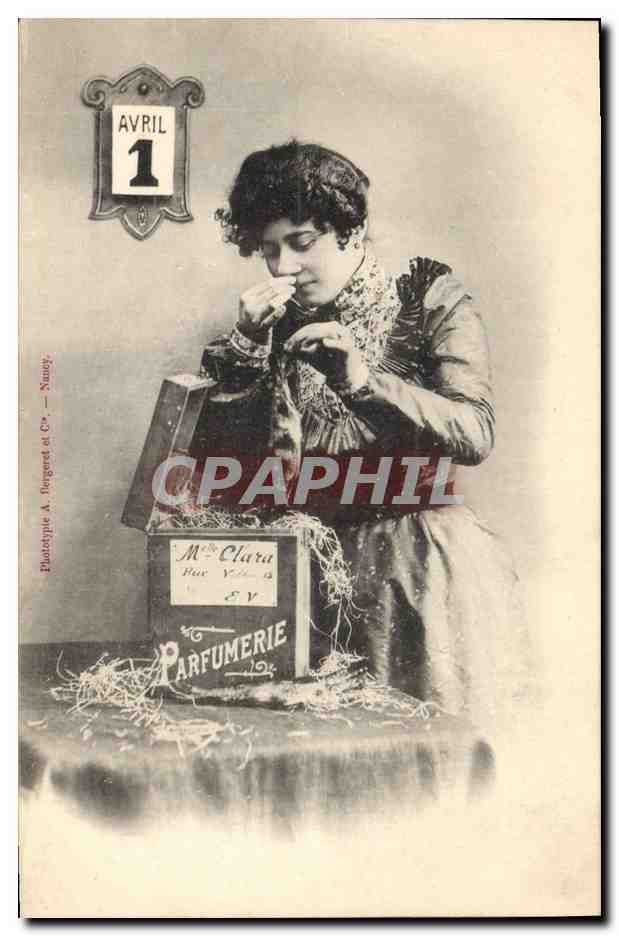 Femme devant une boîte de parfumerie — avril 1 — Phototypie A. Bergrest et Cie, Nancy