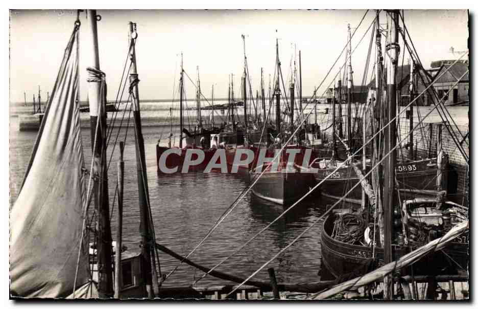 Grandcamp-les-Bains (Calvados) — Bateaux de pêche dans le port — Éditeur : St Pierre, La Coubey