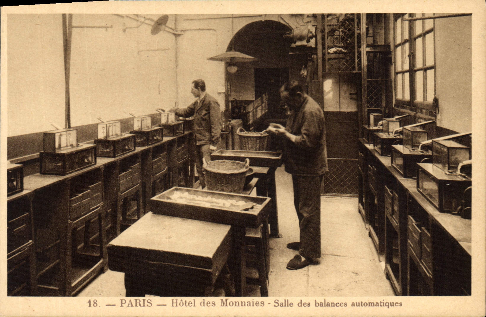 Paris — Hôtel des Monnaies — Salle des balances automatiques — n°18