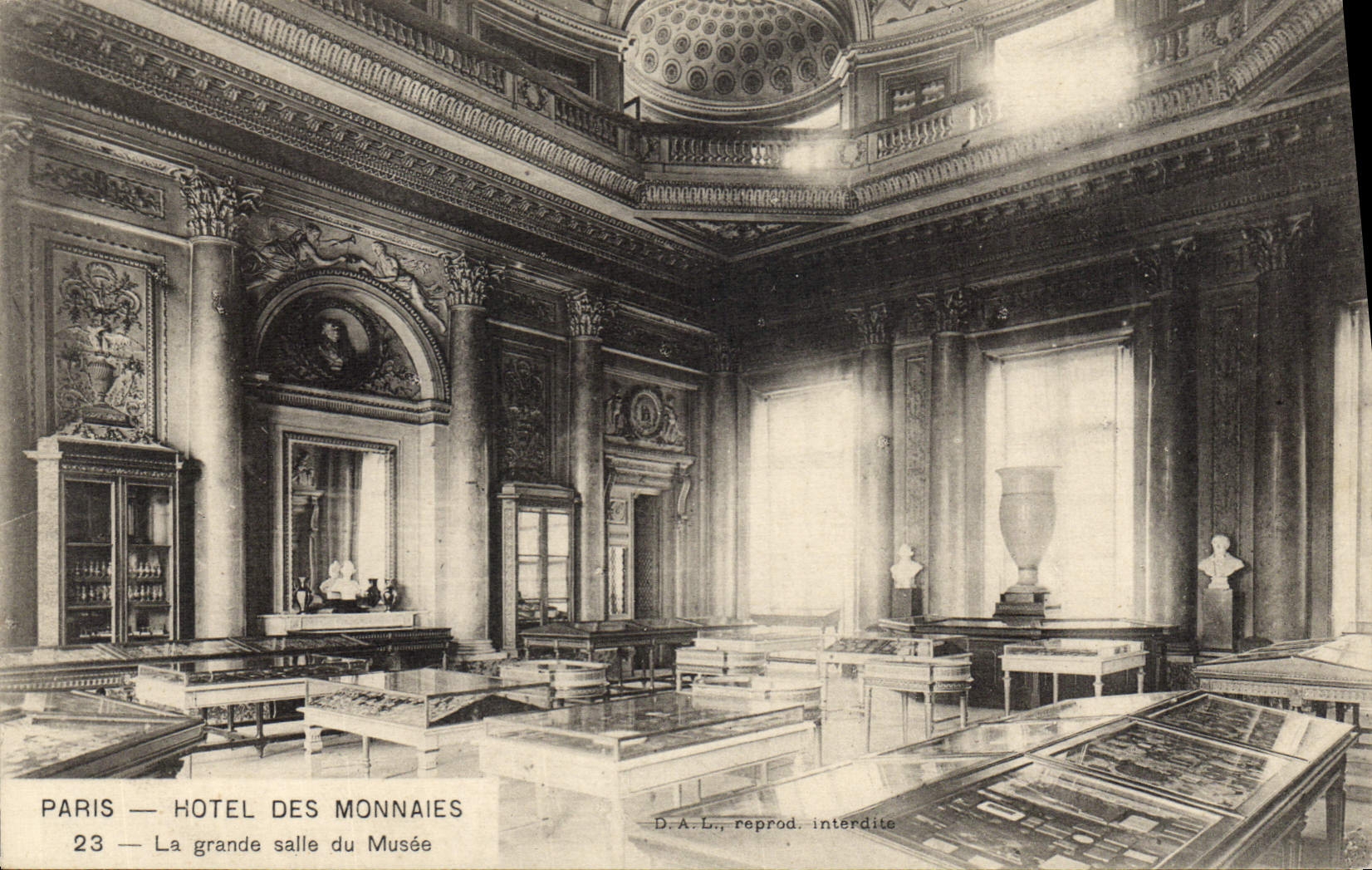 Paris — Hôtel des Monnaies — La grande salle du Musée — D.A.L.