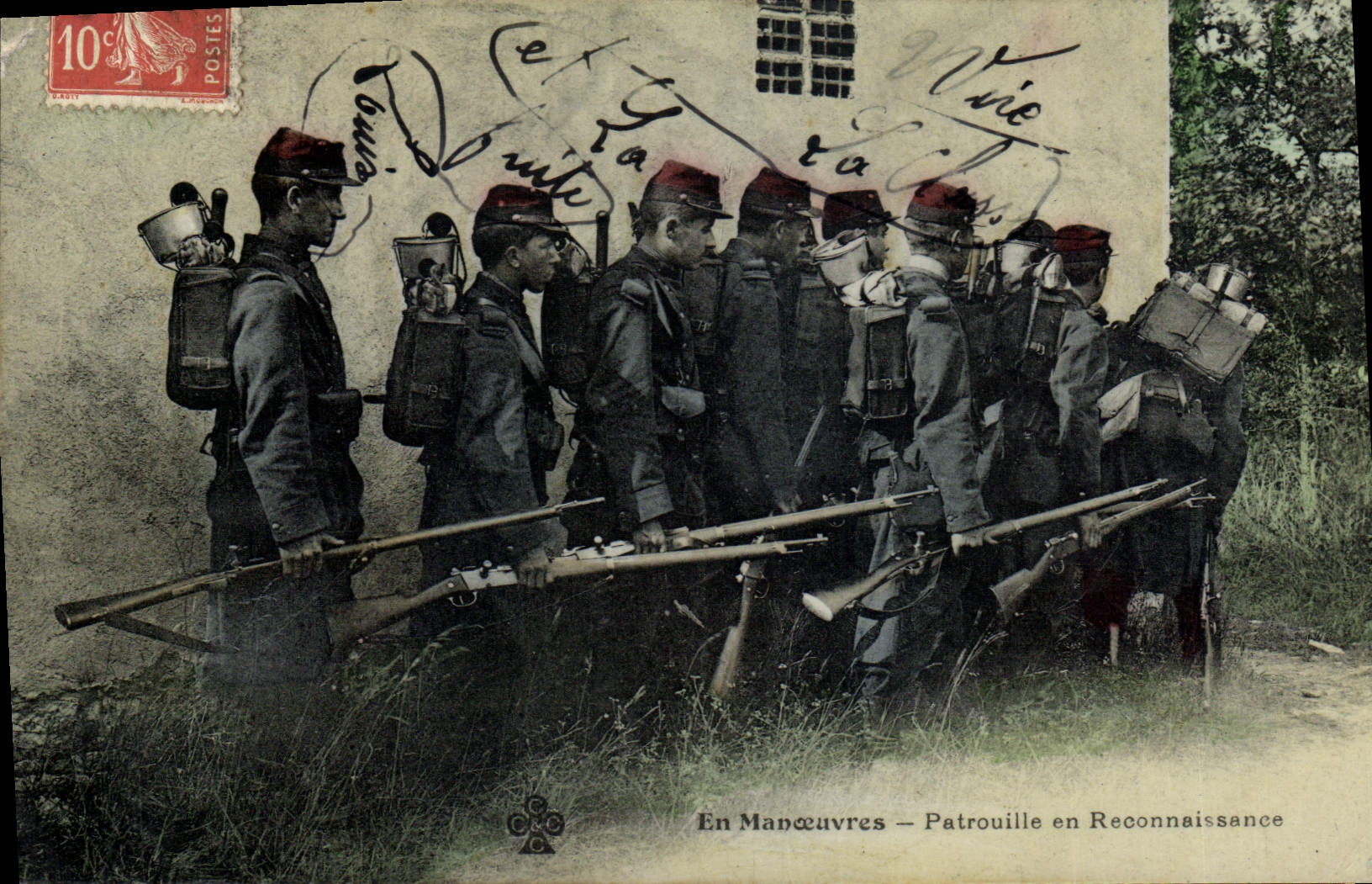 CPA Militaria En manoeuvres Patrouille en reconnaissance
