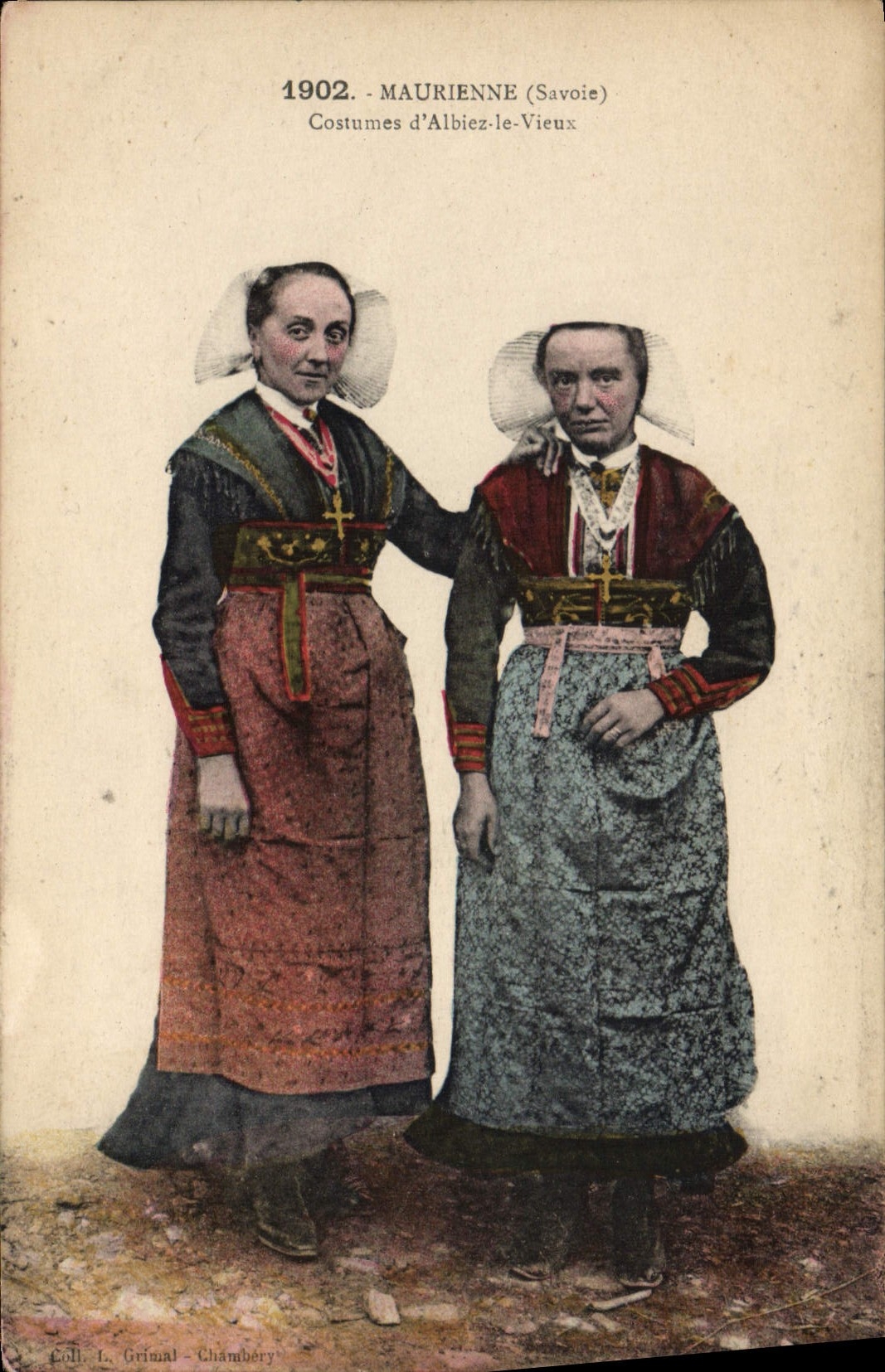 CPA Folklore Maurienne Savoie Costumes d'Albiez le Vieux 