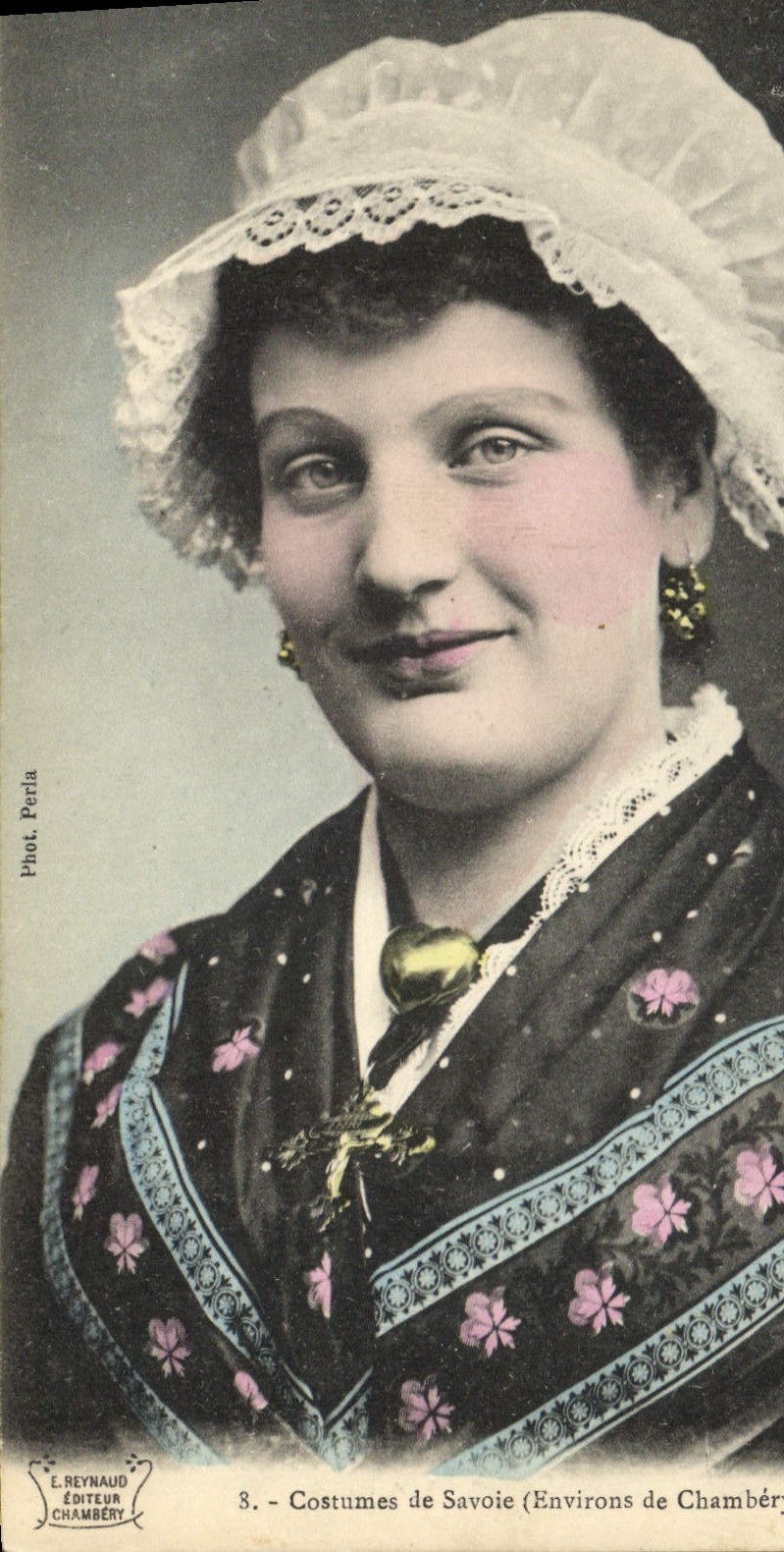 CPA Folklore Costumes de Savoie Environs de Chambery 