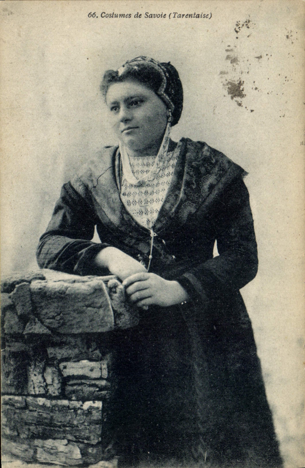 CPA Folklore Costumes de Savoie Tarentaise 