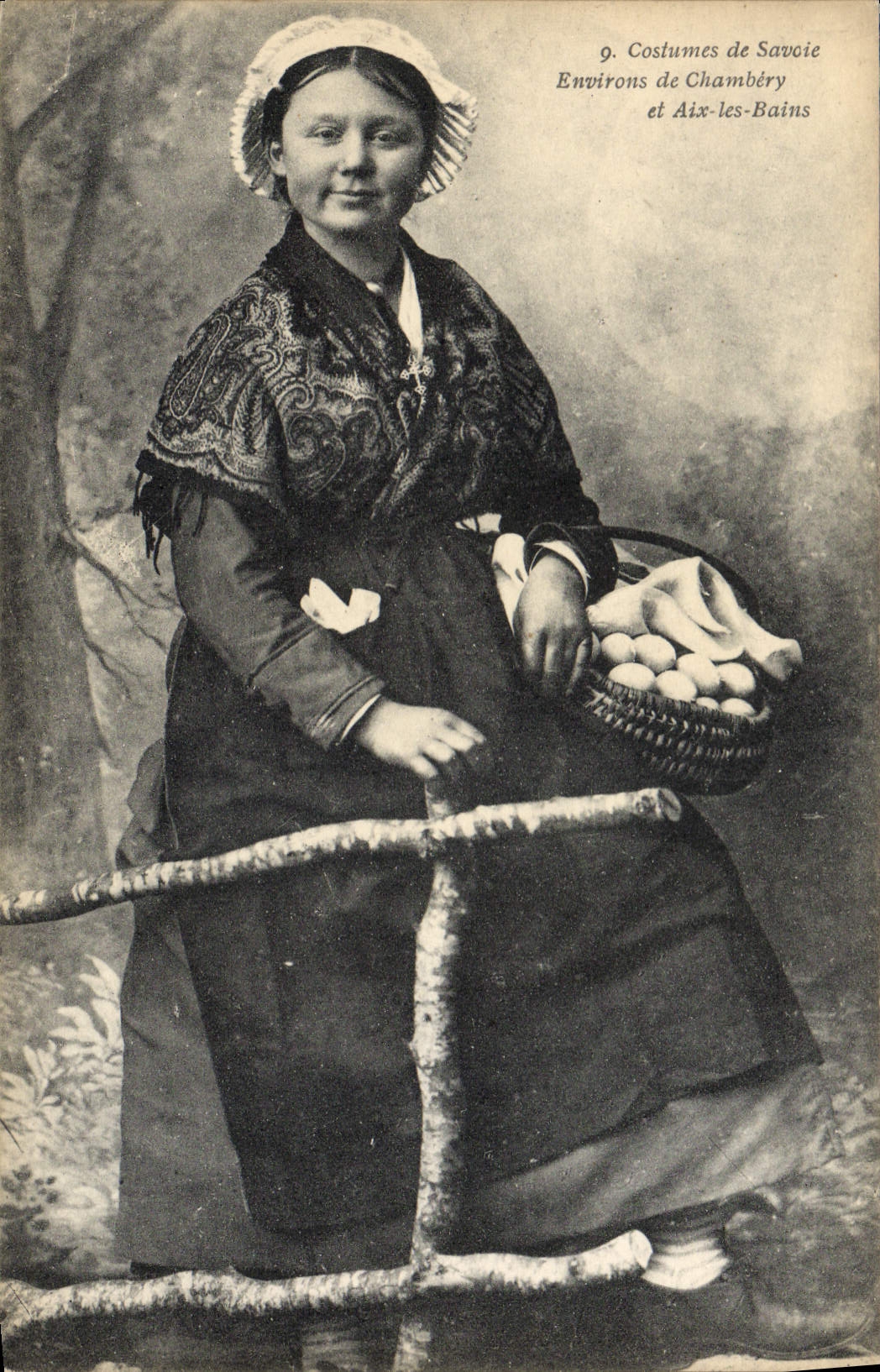 CPA Folklore Costumes de Savoie Environs de Chambery et Aix les Bains 