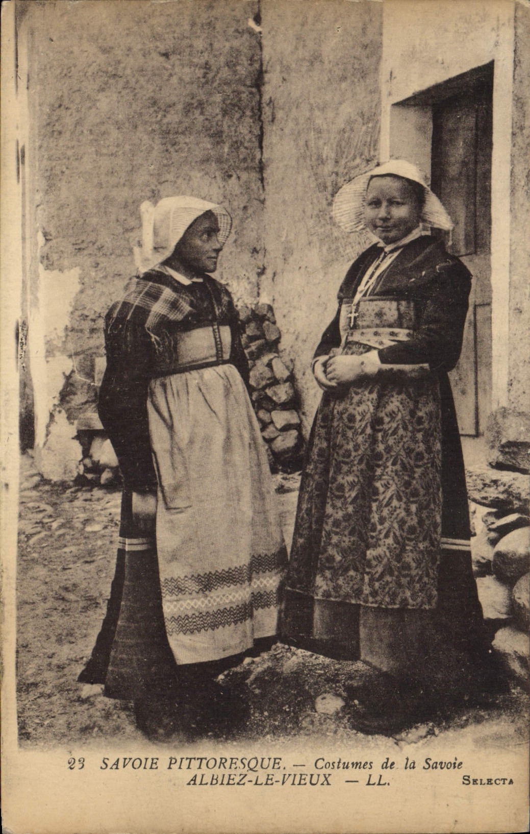 CPA Folklore Savoie Costumes de Savoie Albiez le Vieux 