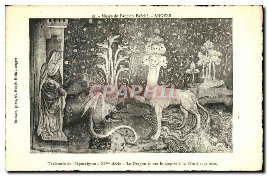 Musée de l'ancien Evêché - Angers — Tapisserie de l'Apocalypse - XIVe siècle — Le Dragon remet le sceptre à la bête à sept têtes