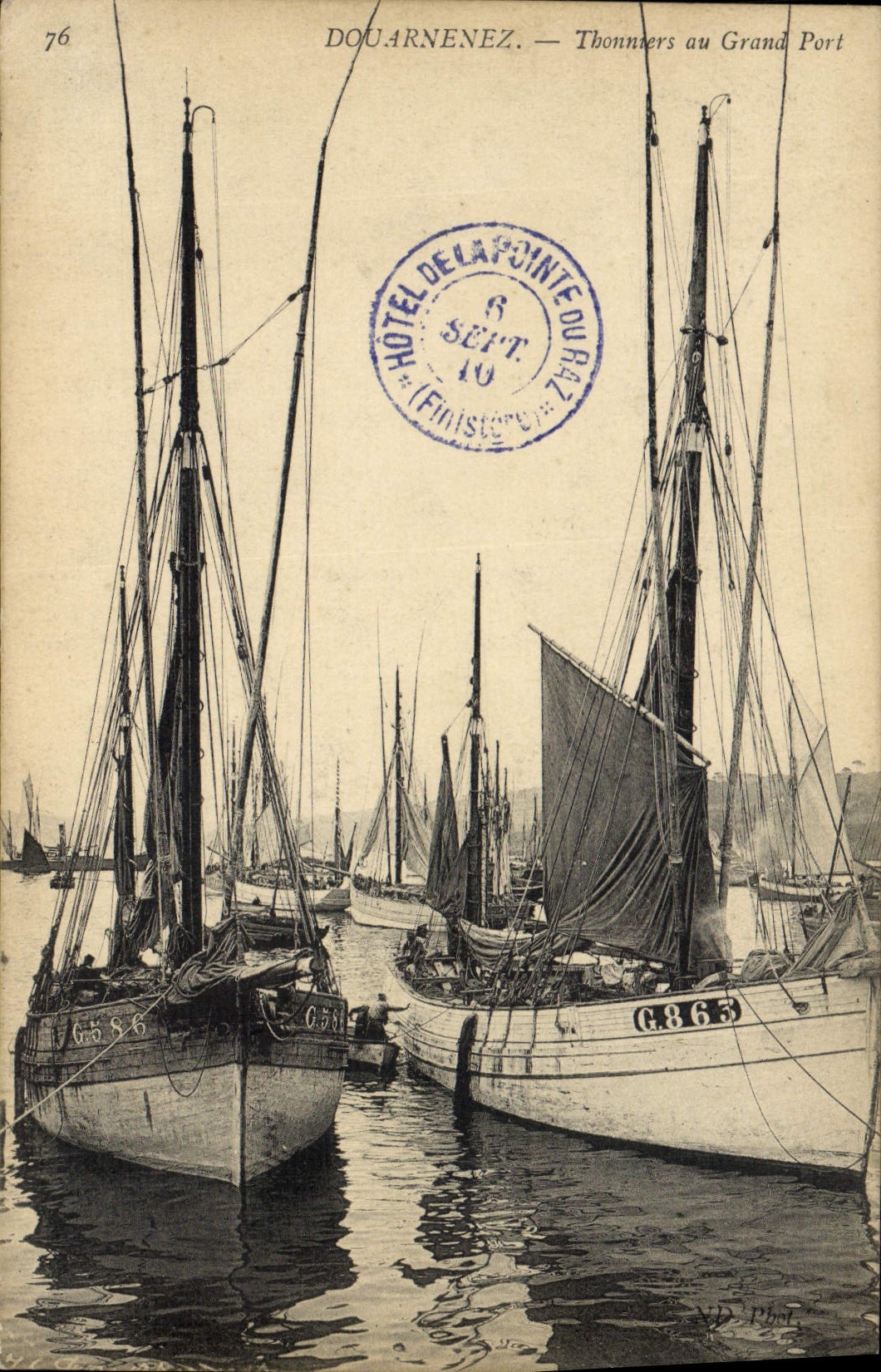 Douarnenez — Thonner au Grand Port — Hôtel de la Pointe d'Arz