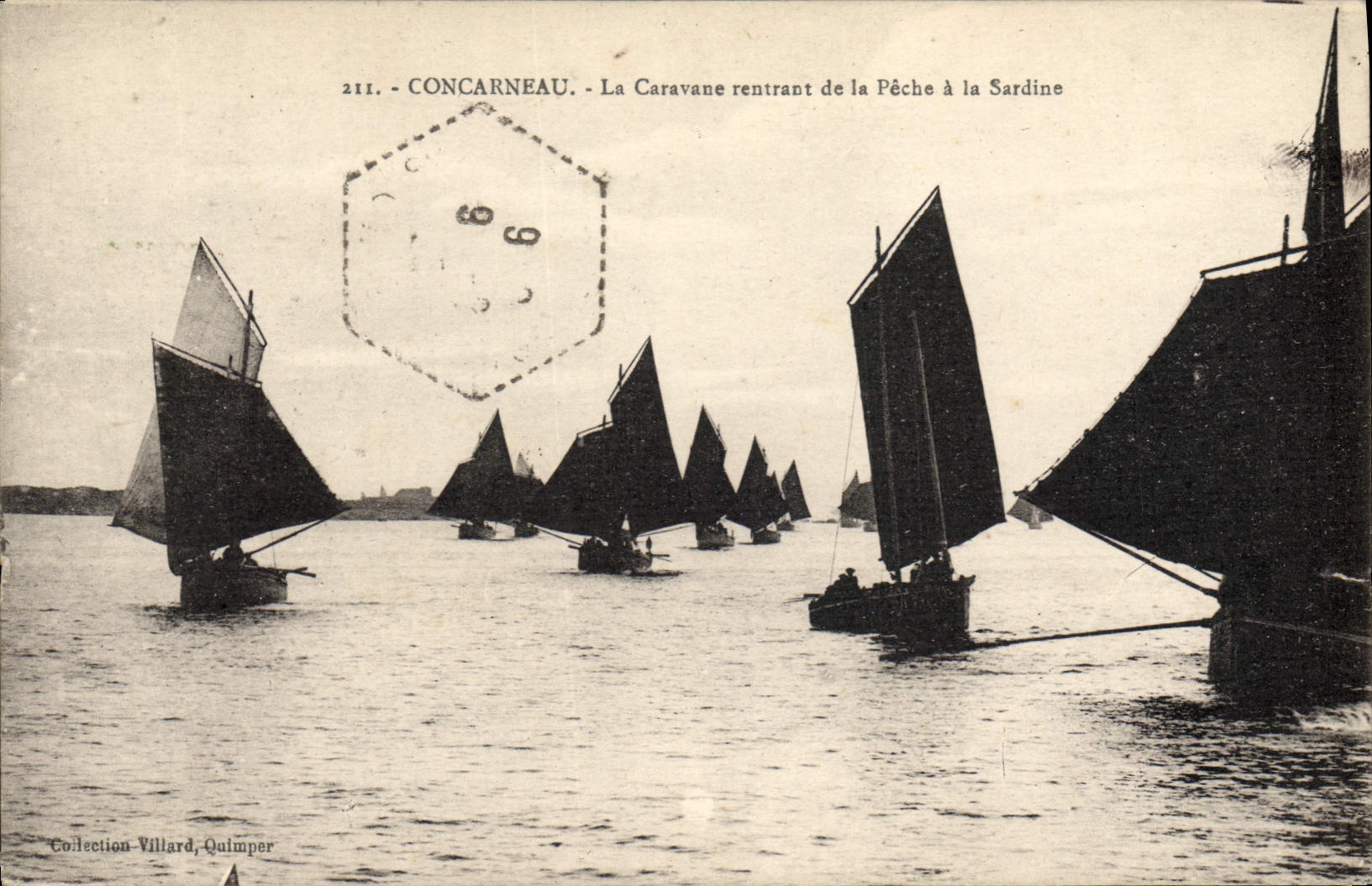 Concarneau — La Caravane rentrant de la Pêche à la Sardine — Collection Villard, Quimper