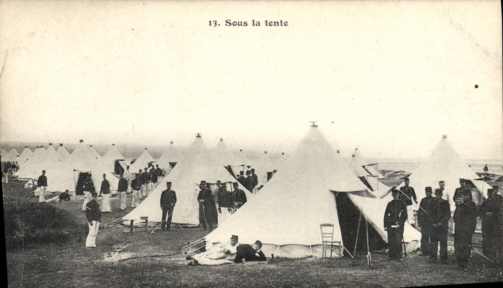 CPA Militaria Sous la tente
