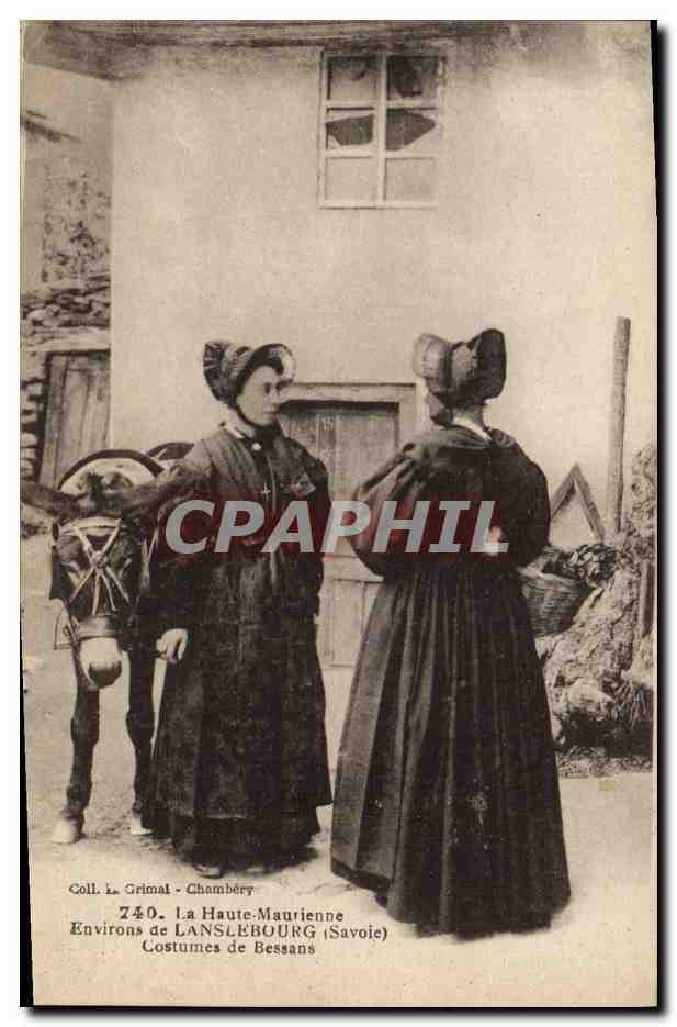CPA Folklore Haute Maurienne Environs de Lanslebourg Costumes de Bessans Ane Mule 