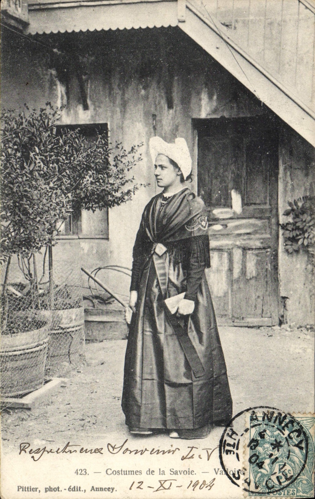 CPA Folklore Costumes de Savoie Valloire