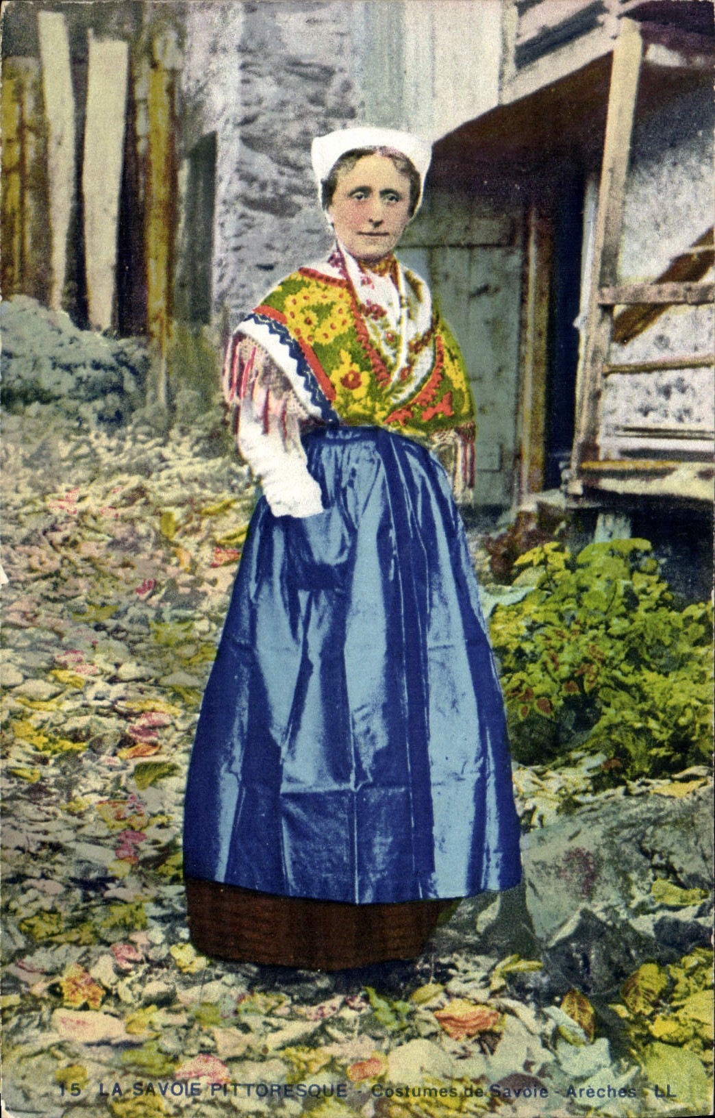 CPA Folklore Costumes de Savoie Areches 