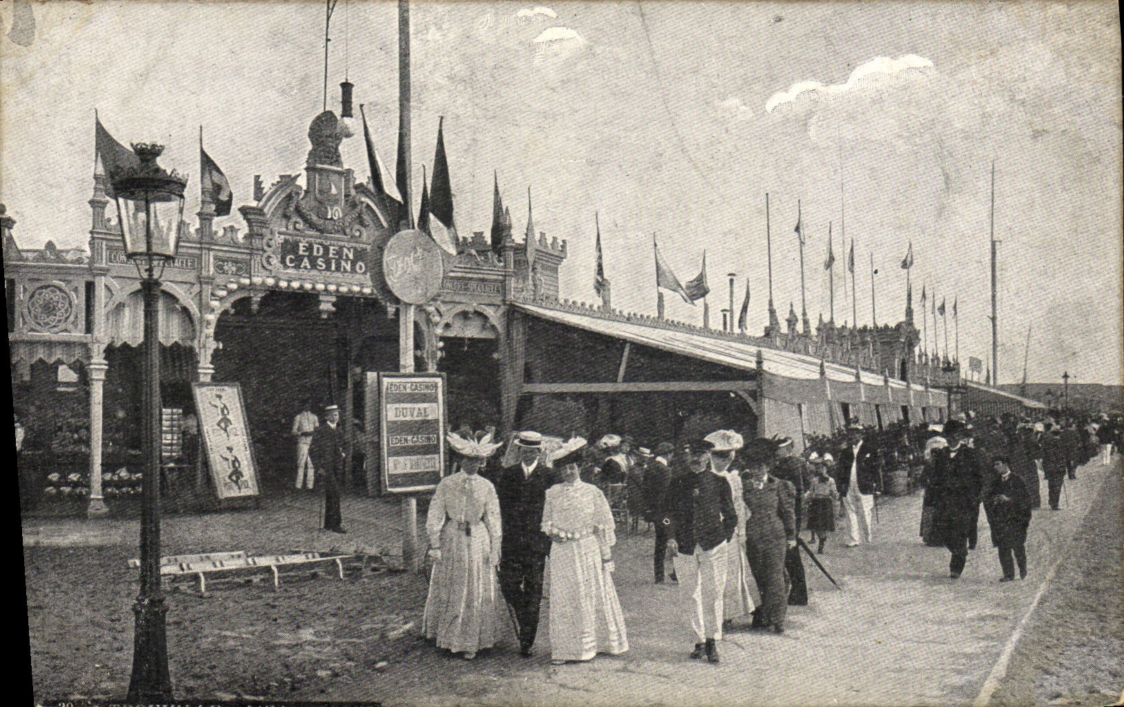 Eden Casino — entrée ornée de drapeaux — éditeur Duval