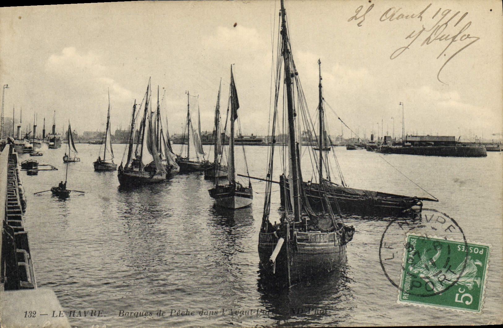 Le Havre — Barques de Pêche dans l'Avant-Port — Photo N°132