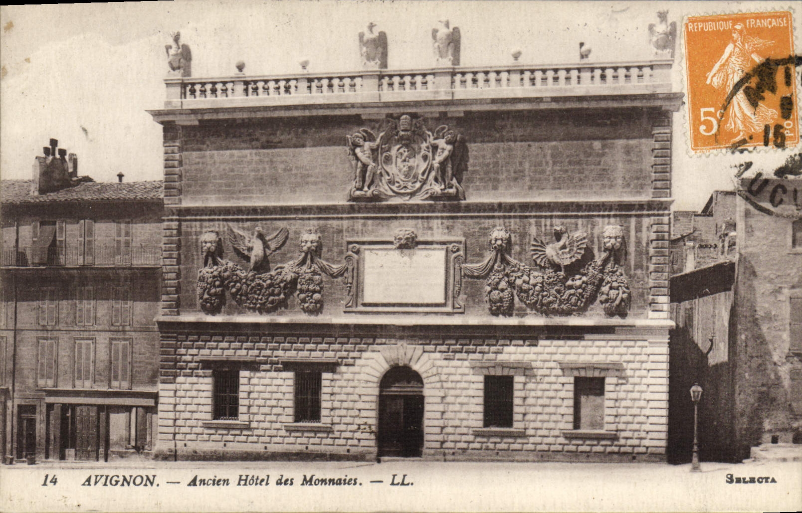 CPA Banque Avignon Ancien hotel des monnaies