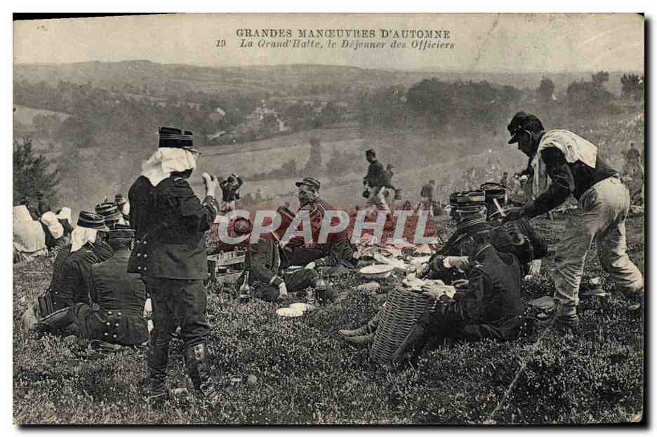 CPA Militaria Grandes manoeuvres d'automne La grand halte le dejeune der officiers