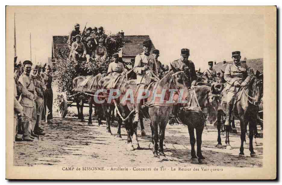 CPA Militaria Camp de Sissonne Artillerie Concours de tir Le retour des vainqueurs