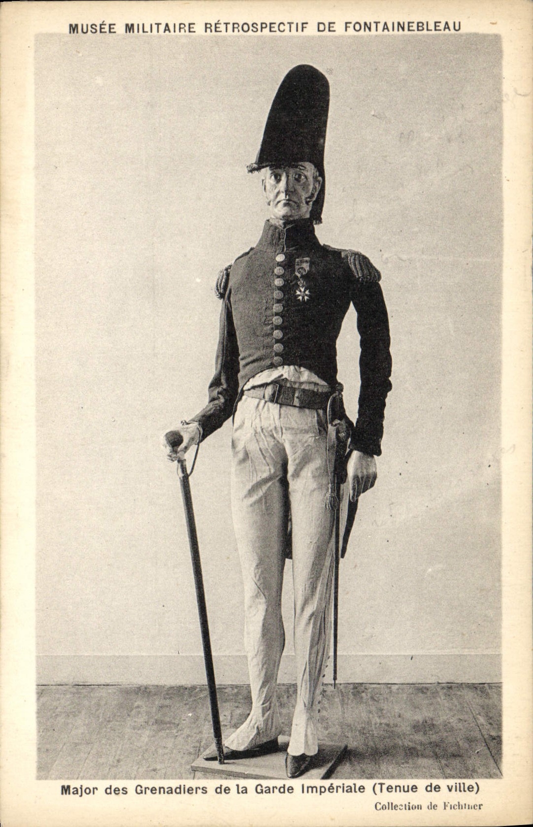 CPA Militaria Musee Fontainebleau Major des Grenadiers de la Garde Imperiale Tenue de ville