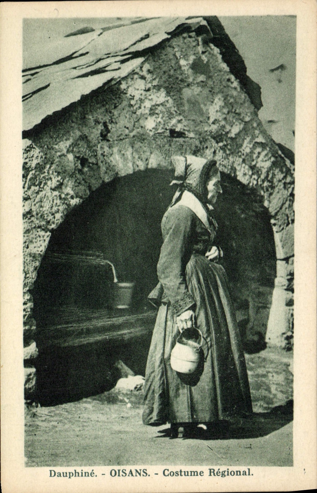 CPA Folklore Dauphine Oisans Costume regional