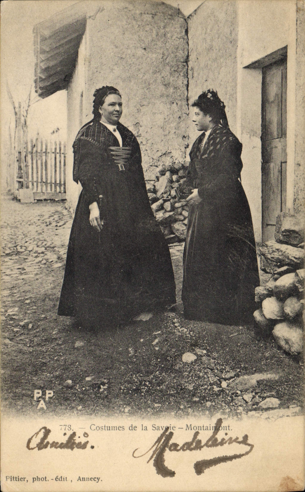 CPA Folklore Savoie Montaimont