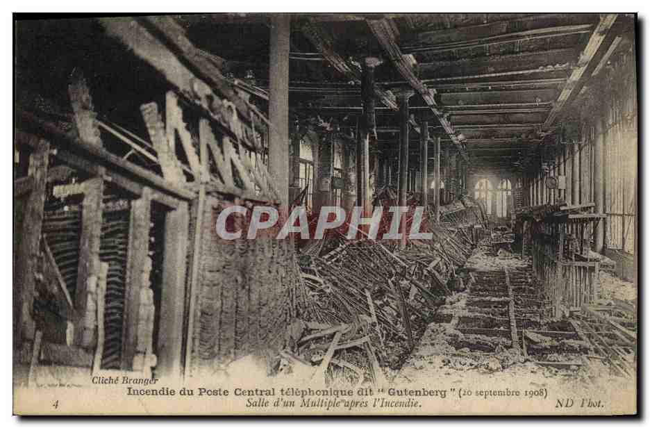 Incendie du Poste Central téléphonique dit "Gutenberg" — Salle d'un Multiple après l'Incendie — Cliché Branger, n°4