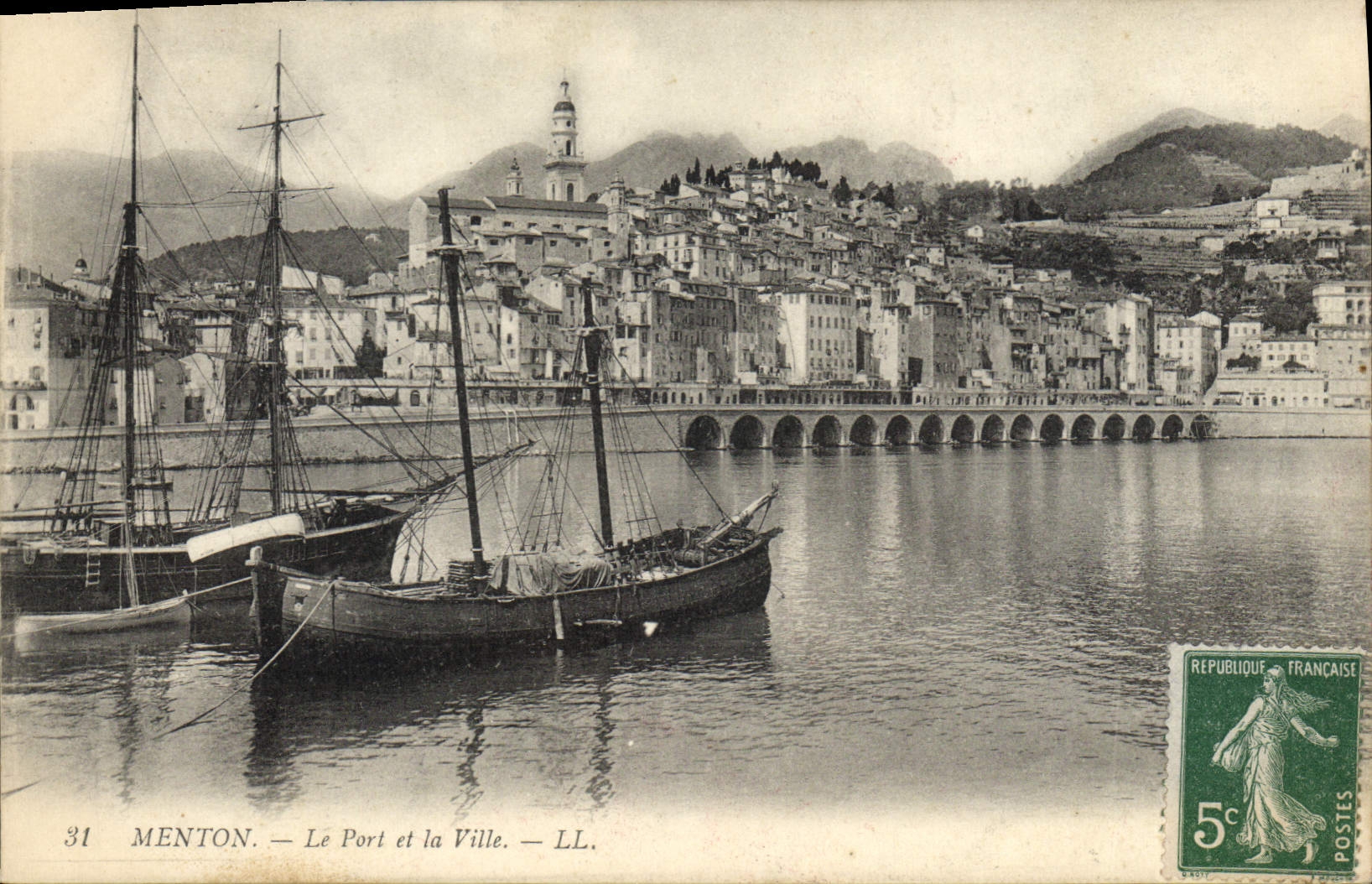 Menton — Le Port et la Ville — LL. n°31