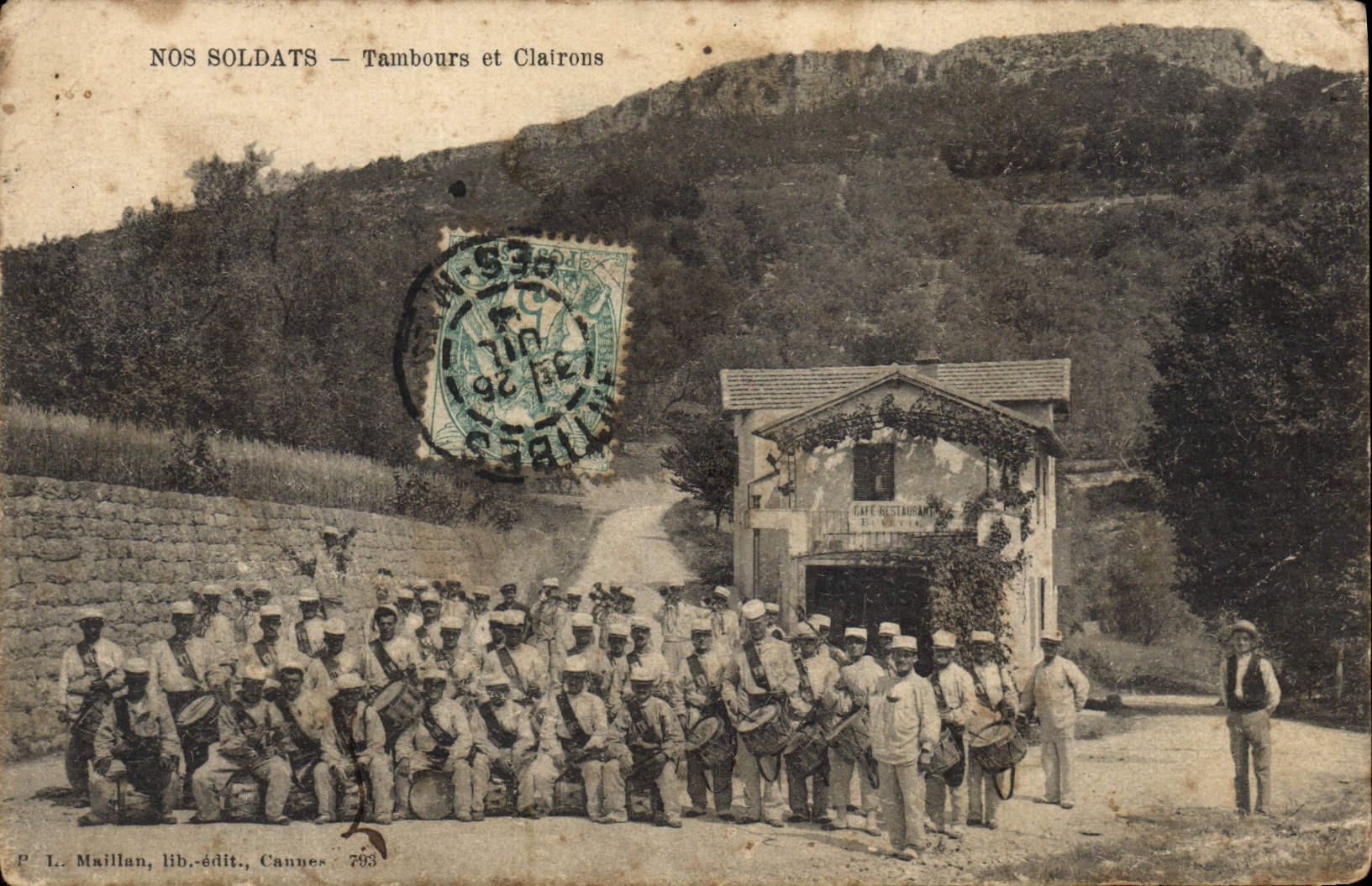 CPA Fantaisie Militaria Tambours et clairons 