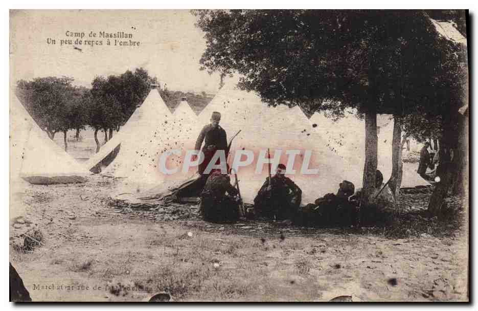 CPA Fantaisie Militaria camp de Massillan Un peu de repos a l'ombre 