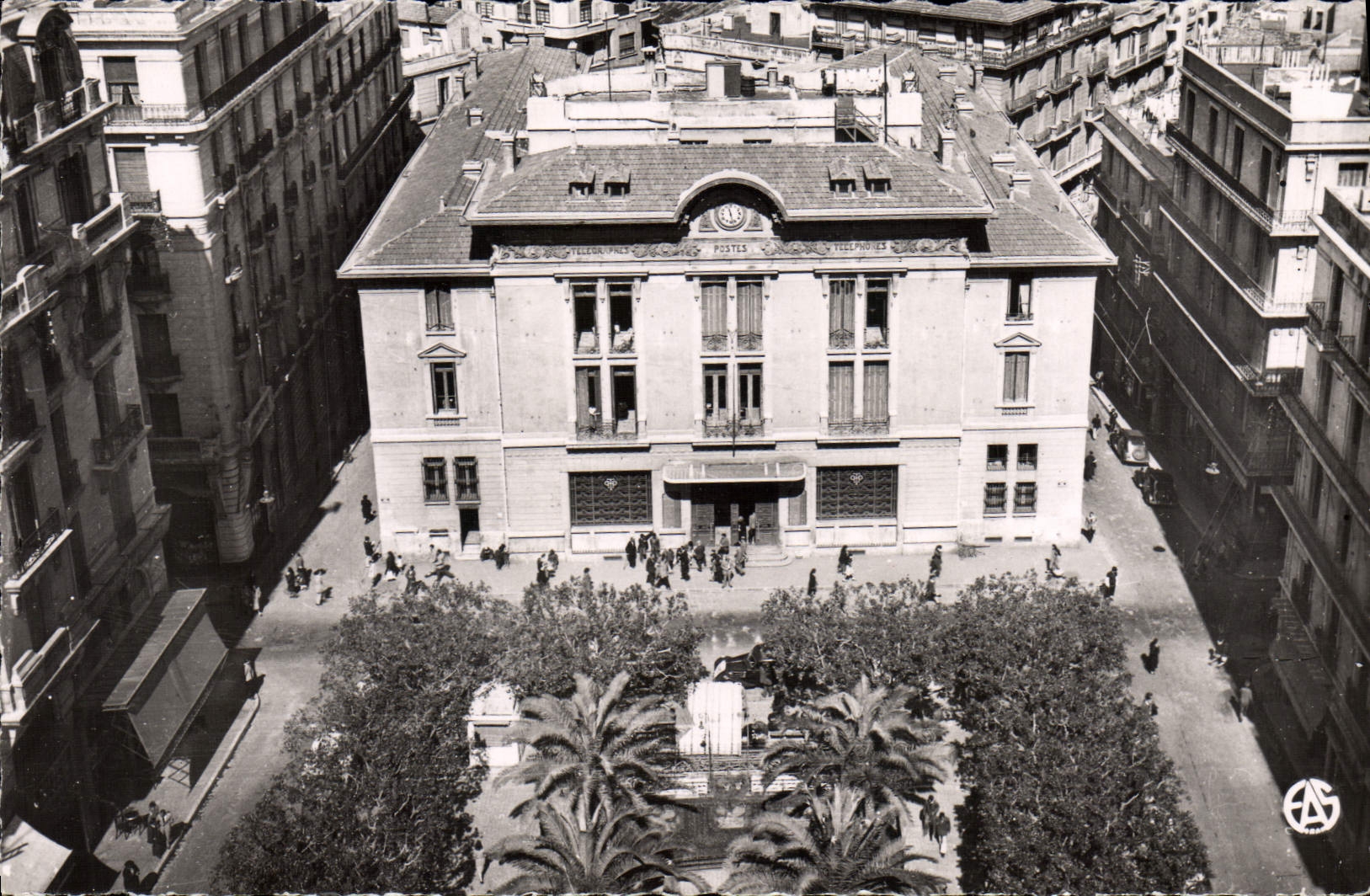CPM Poste Oran La poste centrale et la place de la Bastille
