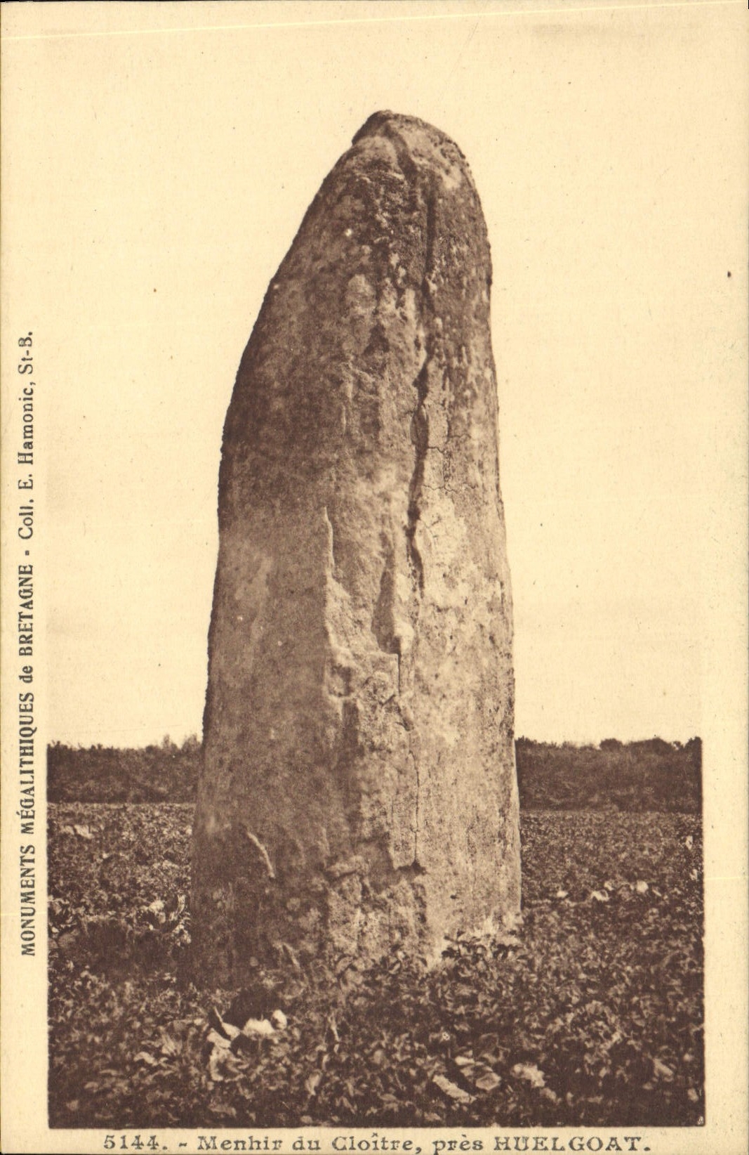 CPA Dolmen Menhir du cloitre pres Huelgoat