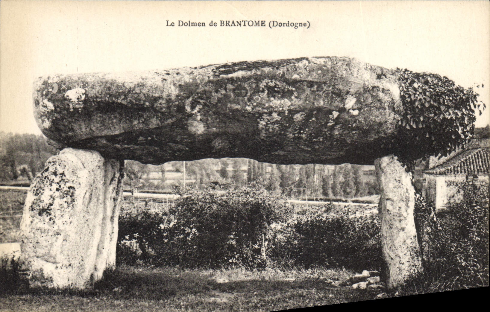 CPA Dolmen de Brantome Menhir Dordogne