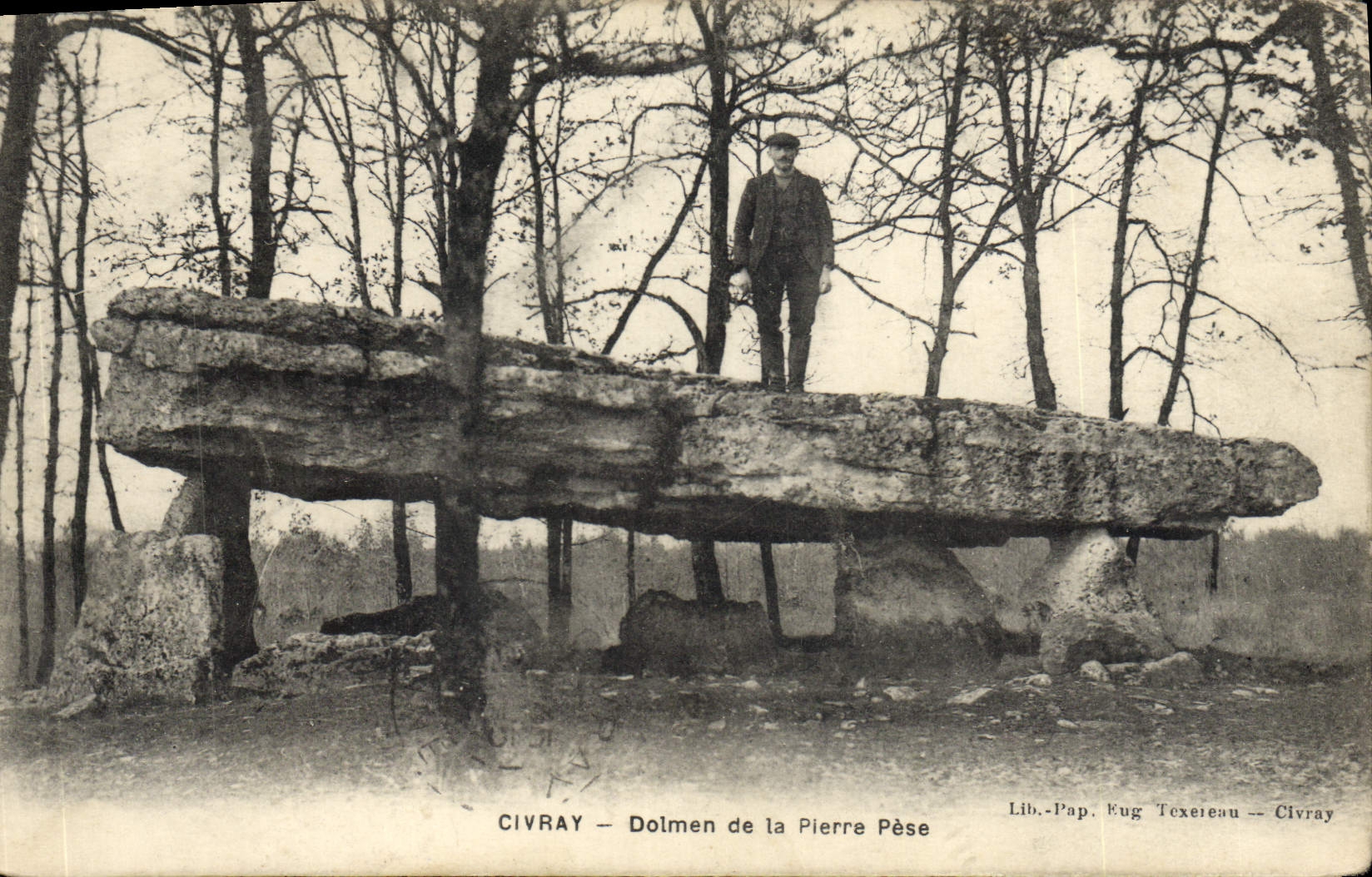 CPA Dolmen Menhir Civray Dolmen de la Pierre pese