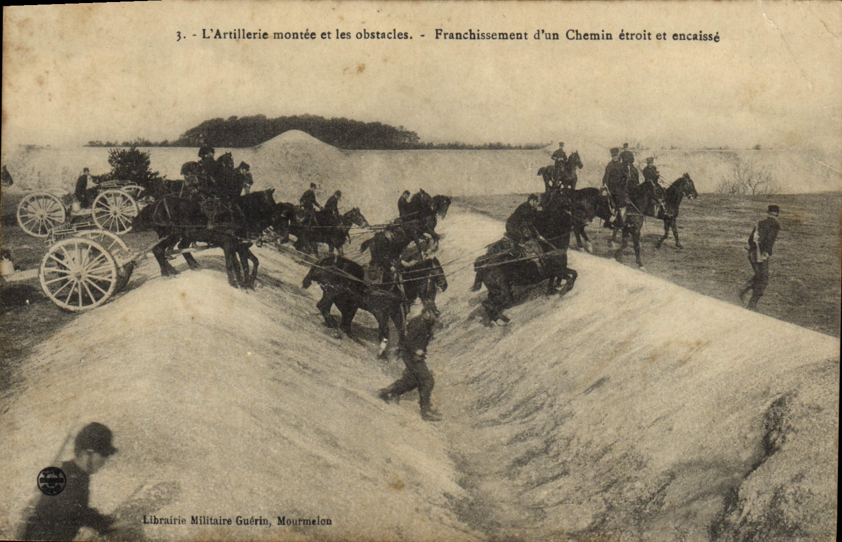 CPA Fantaisie Militaria L'artillerie montee et les obstacles Franchissement d'un chemin etroit et encaisse