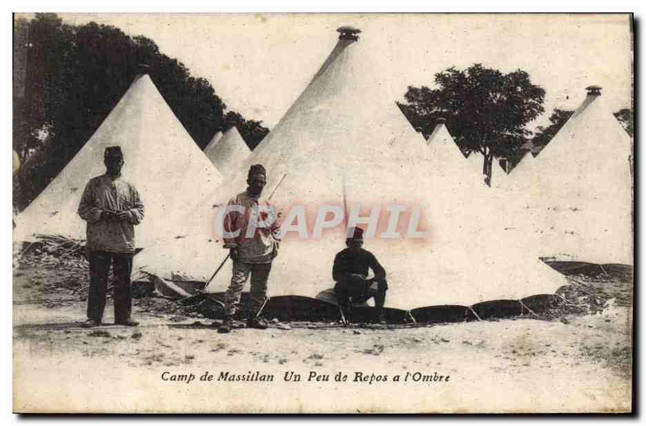CPA Fantaisie Militaria Camp de Massillan un peu de repos a l'ombre 