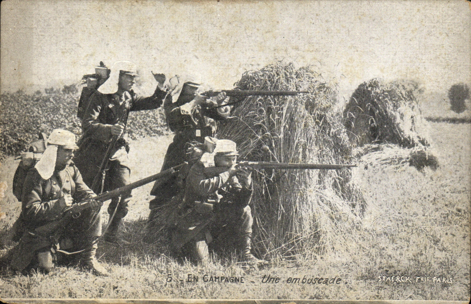 CPA Fantaisie Militaria Une embuscade 