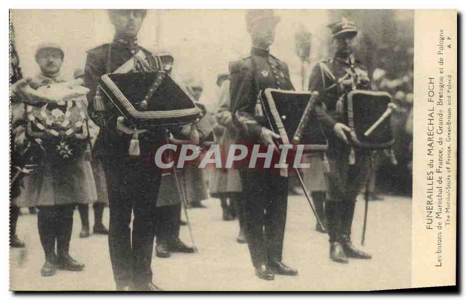 Funérailles du Maréchal Foch — Les batons de France, Grande-Bretagne et de Pologne — A.P.