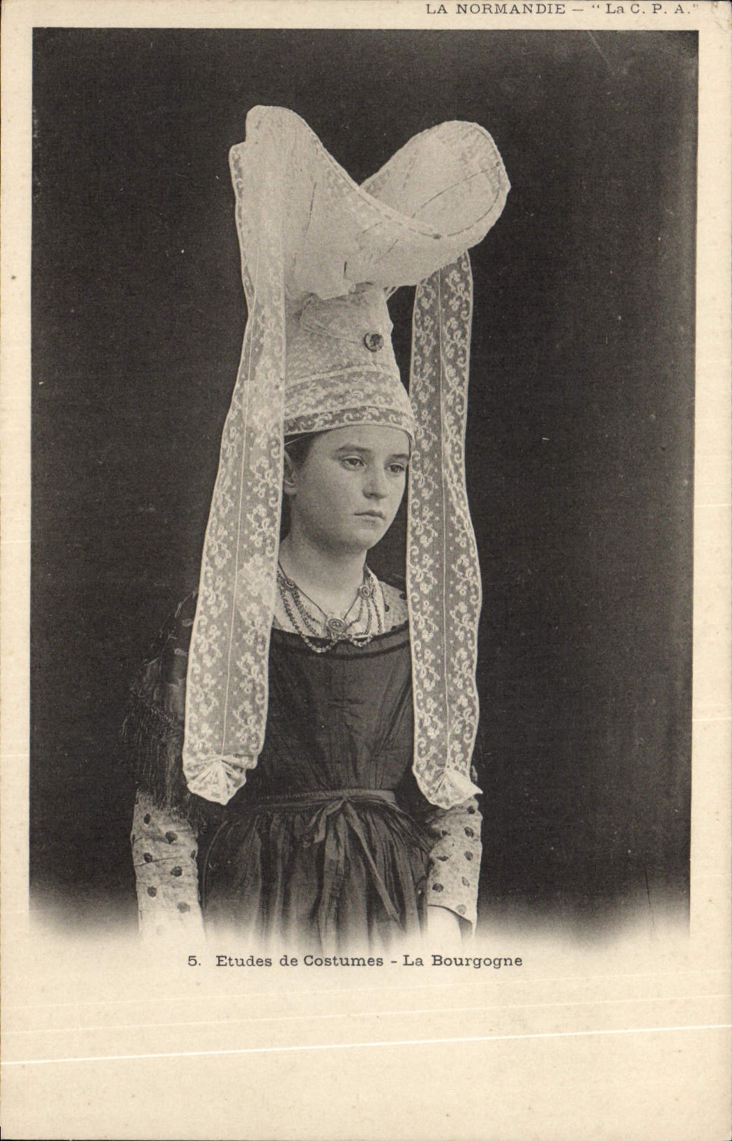CPA Folklore Normandie La Bourgogne