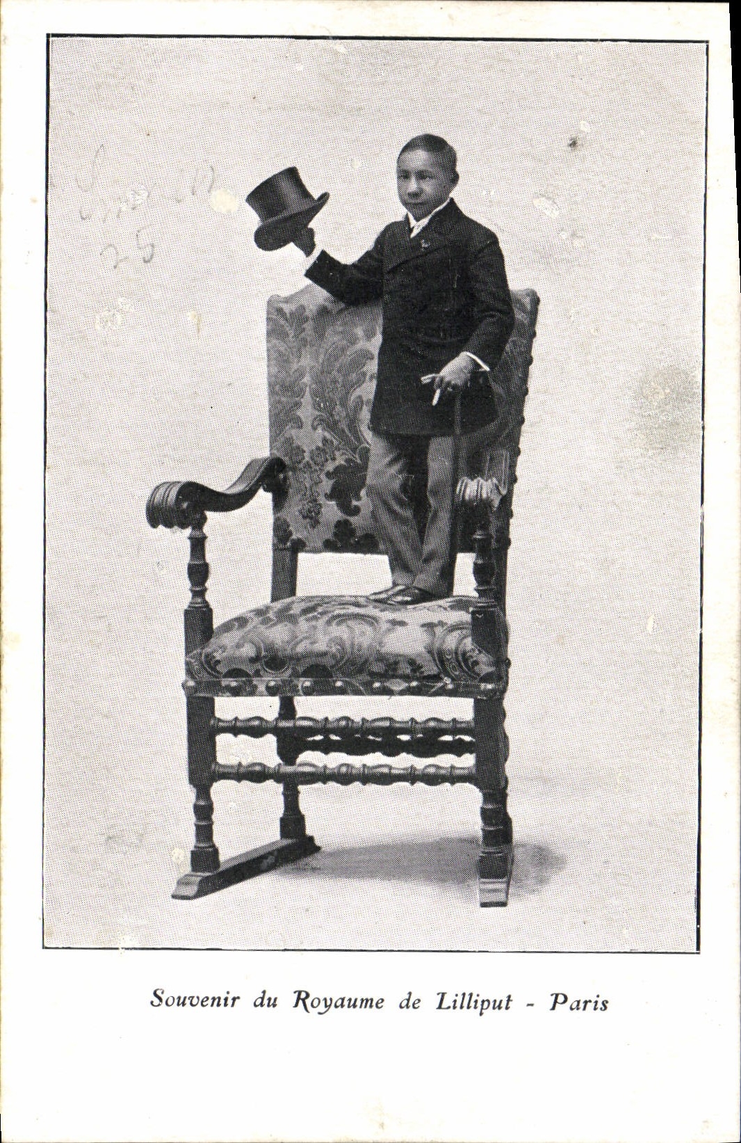 CPA Nain Nains Souvenir du Royaume de Lilliput Paris 