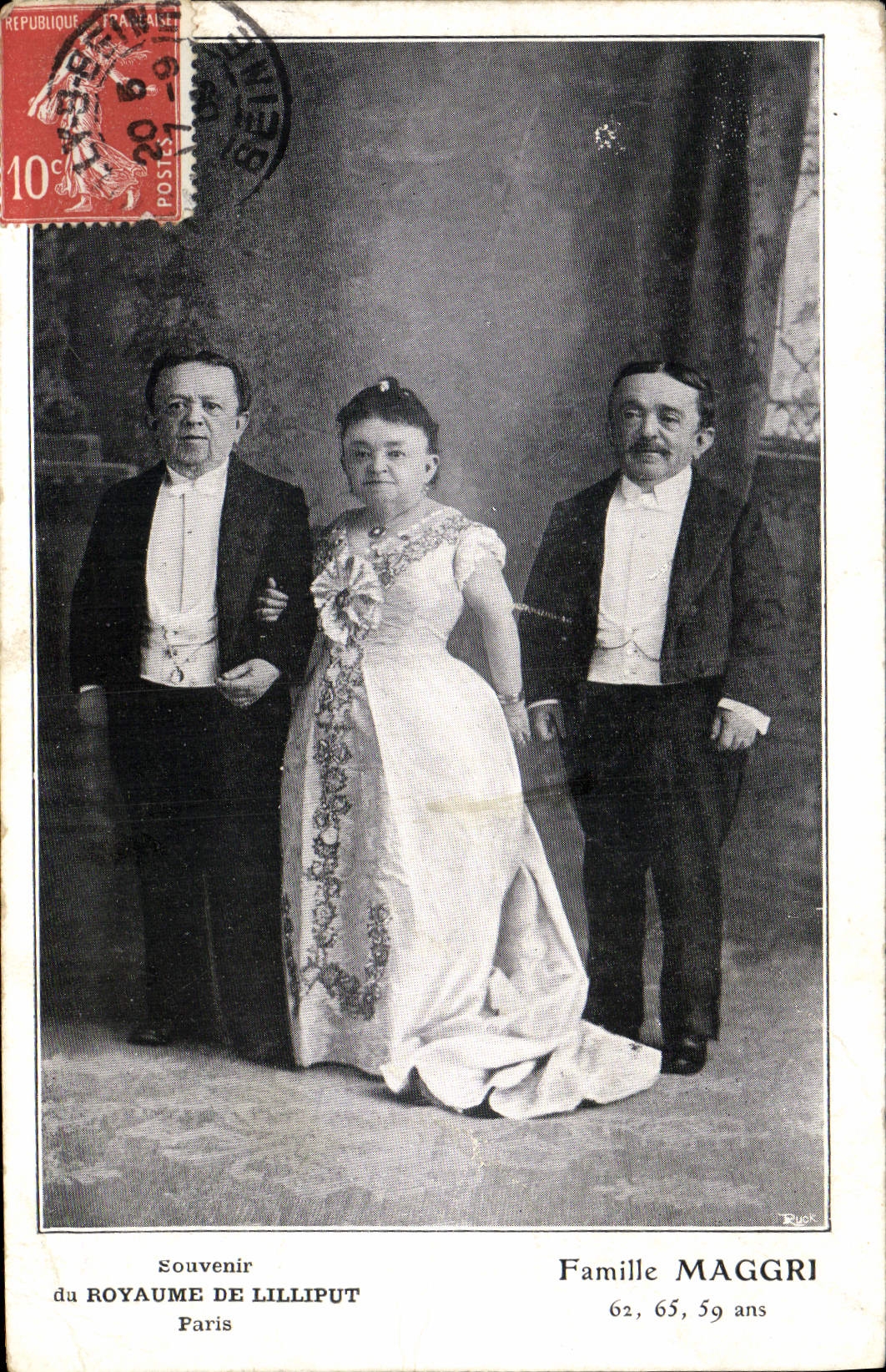 CPA Nain Nains Souvenir du Royaume de Lilliput Paris Famille Maggri 