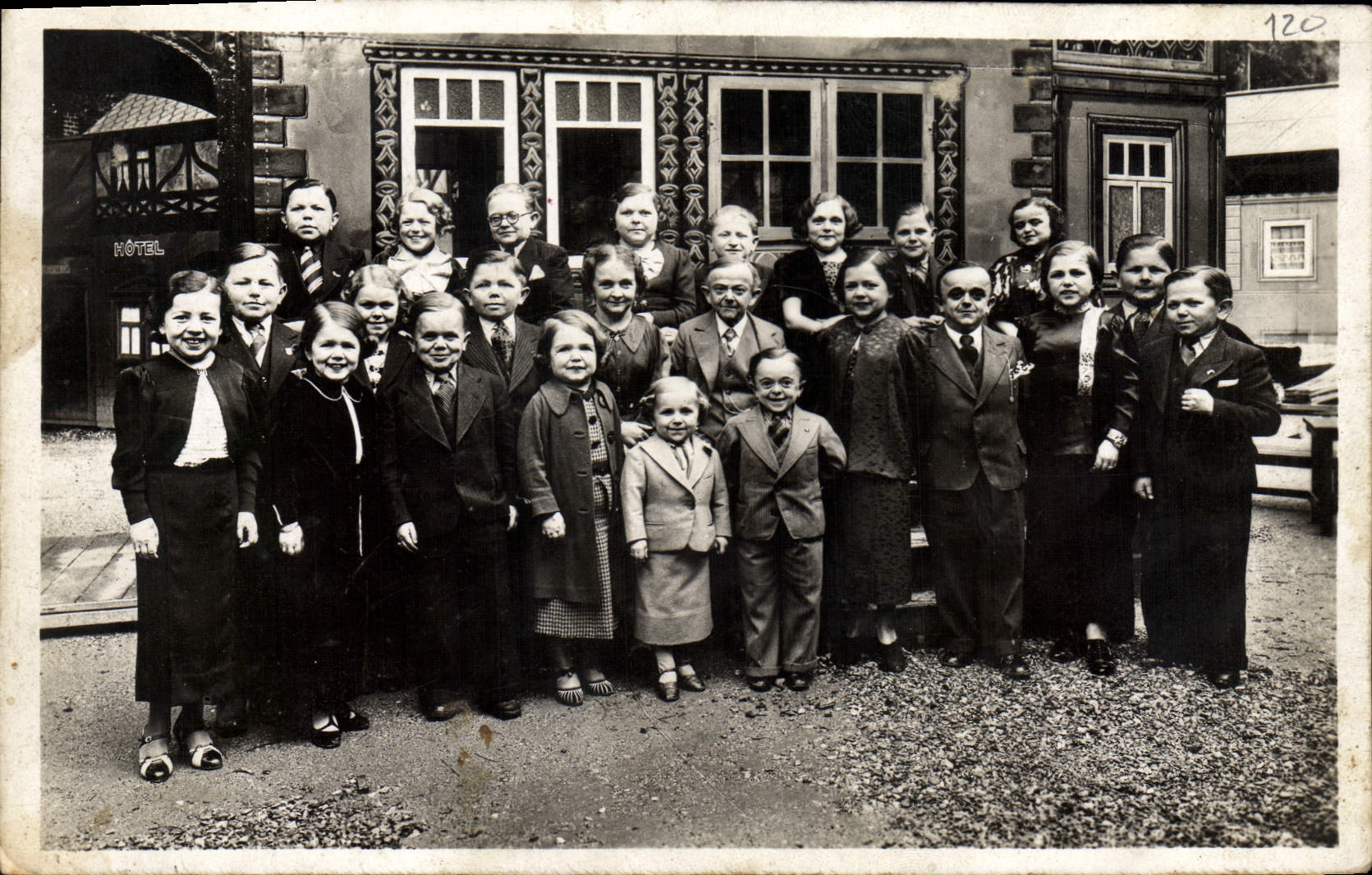 CPA Nain Nains Exposition internationale Paris 1937 Royaume de Lilliput 