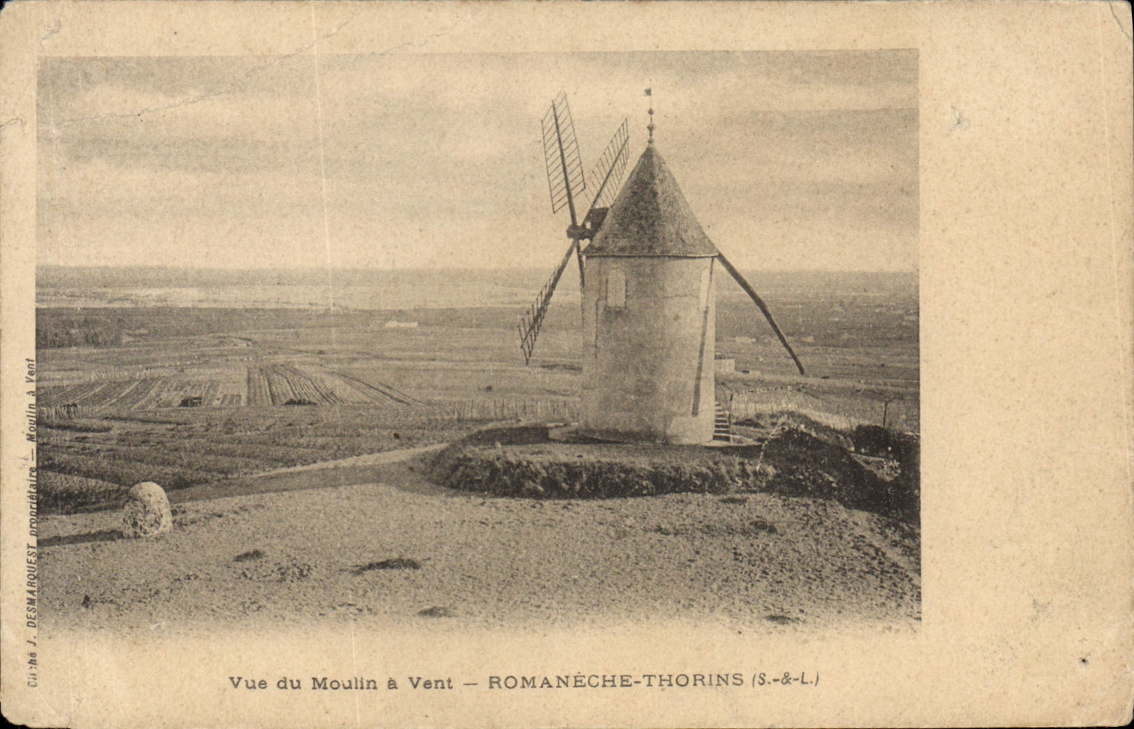 CPA Moulin a vent Vue du moulin a vent Romaneche Thorins 