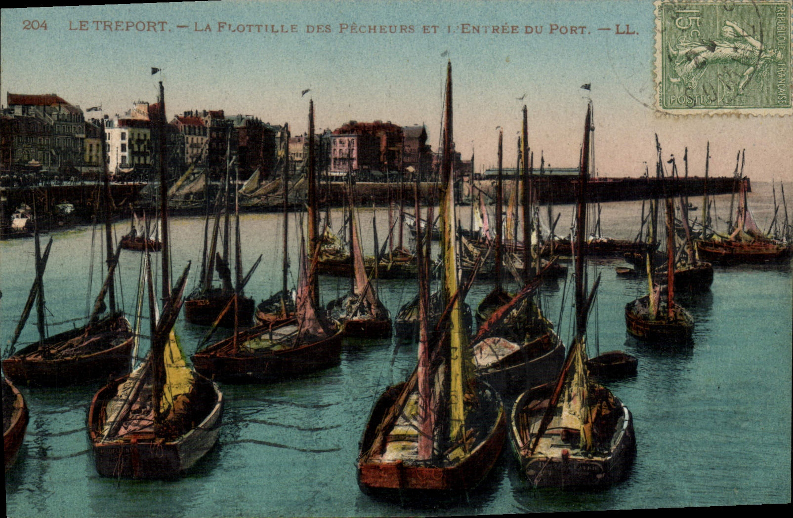 Le Tréport — La Flottille des Pêcheurs et l'Entrée du Port — LL. — N° 204