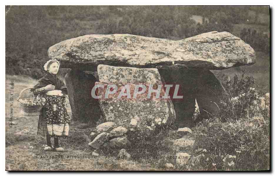 CPA Menhir Dolmen Saint Nectaire Enfant Auvergne 