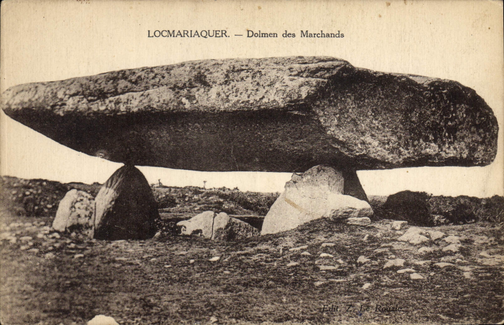CPA Menhir Dolmen Locmariaquer Dolmen des marchands