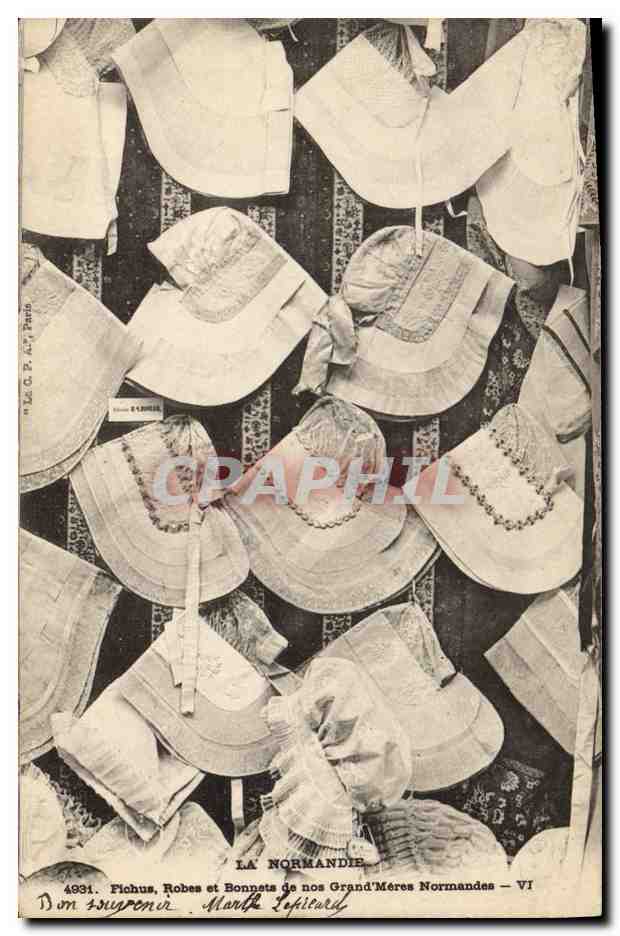 CPA Folklore Normandie Fichus Robes et bonnets de nos grand meres normandes 