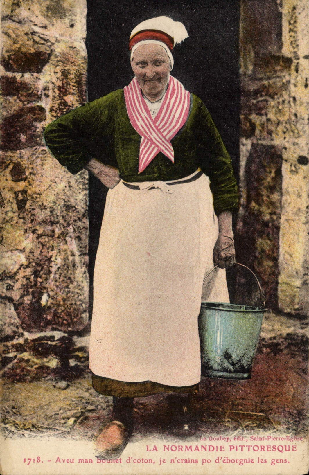 CPA Folklore Normandie Femme 