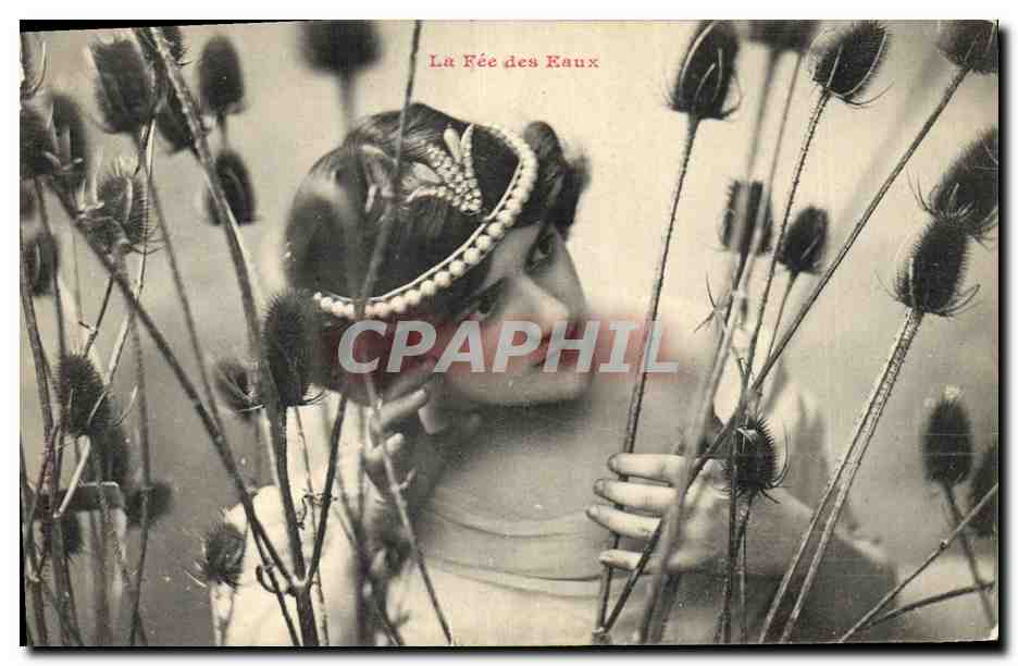La Fée des Eaux — jeune fille en couronne de perles parmi des plantes — éditeur non visible