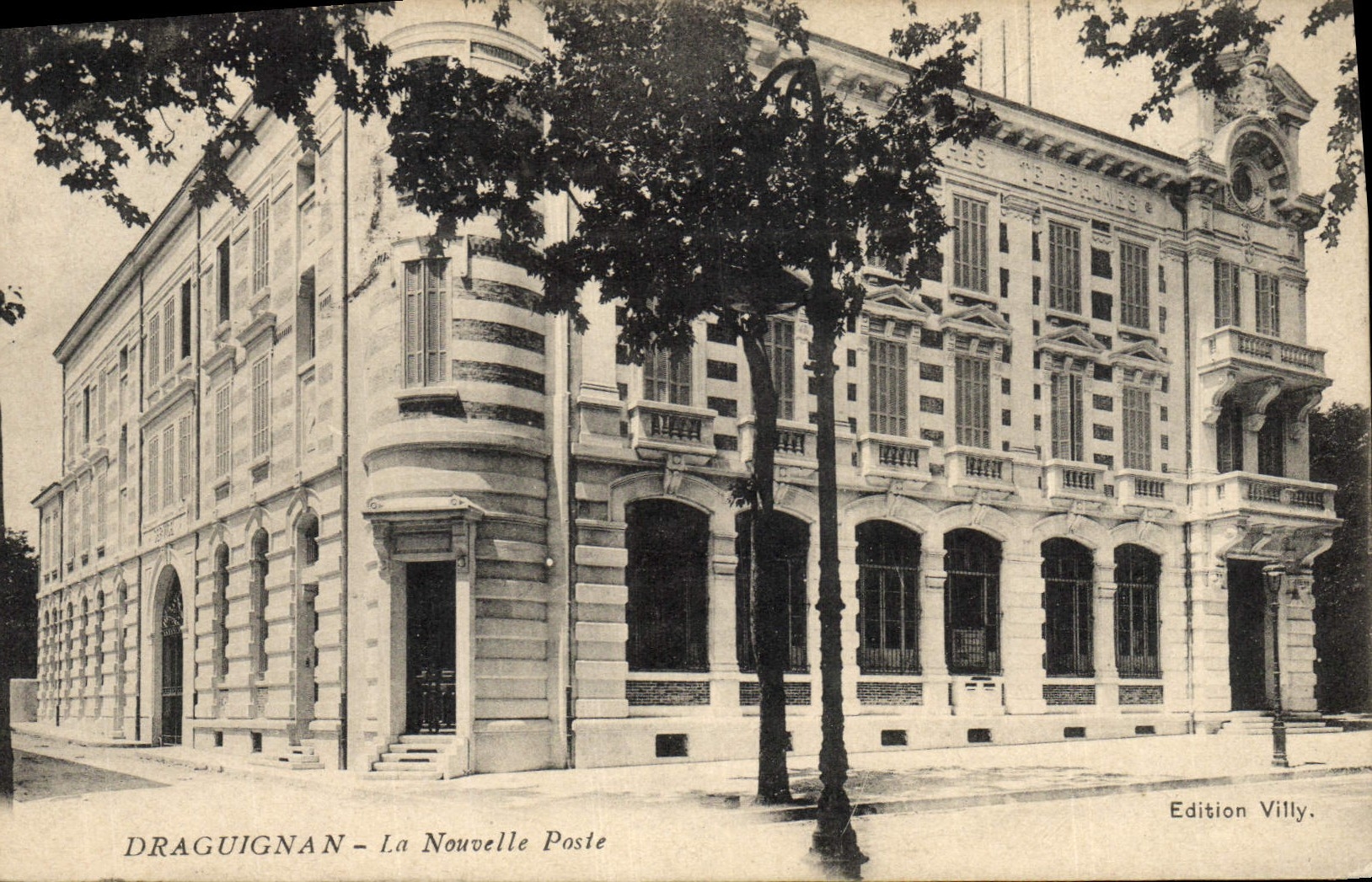 CPA Hotel des Postes Draguignan La nouvelle poste 