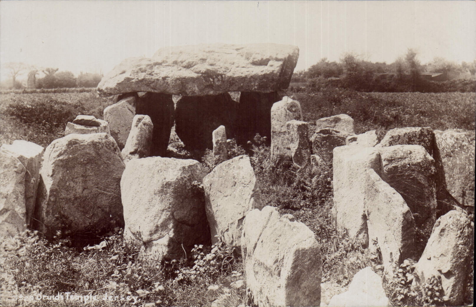 CPA Dolmen Menhir Jersey